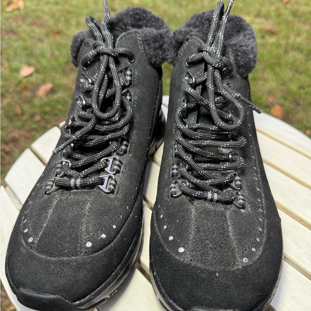 Skechers Women's (6.5)Arch Fit - Goodnight Black Winterized Sneakers 167325.BBK - Picture 2 of 7